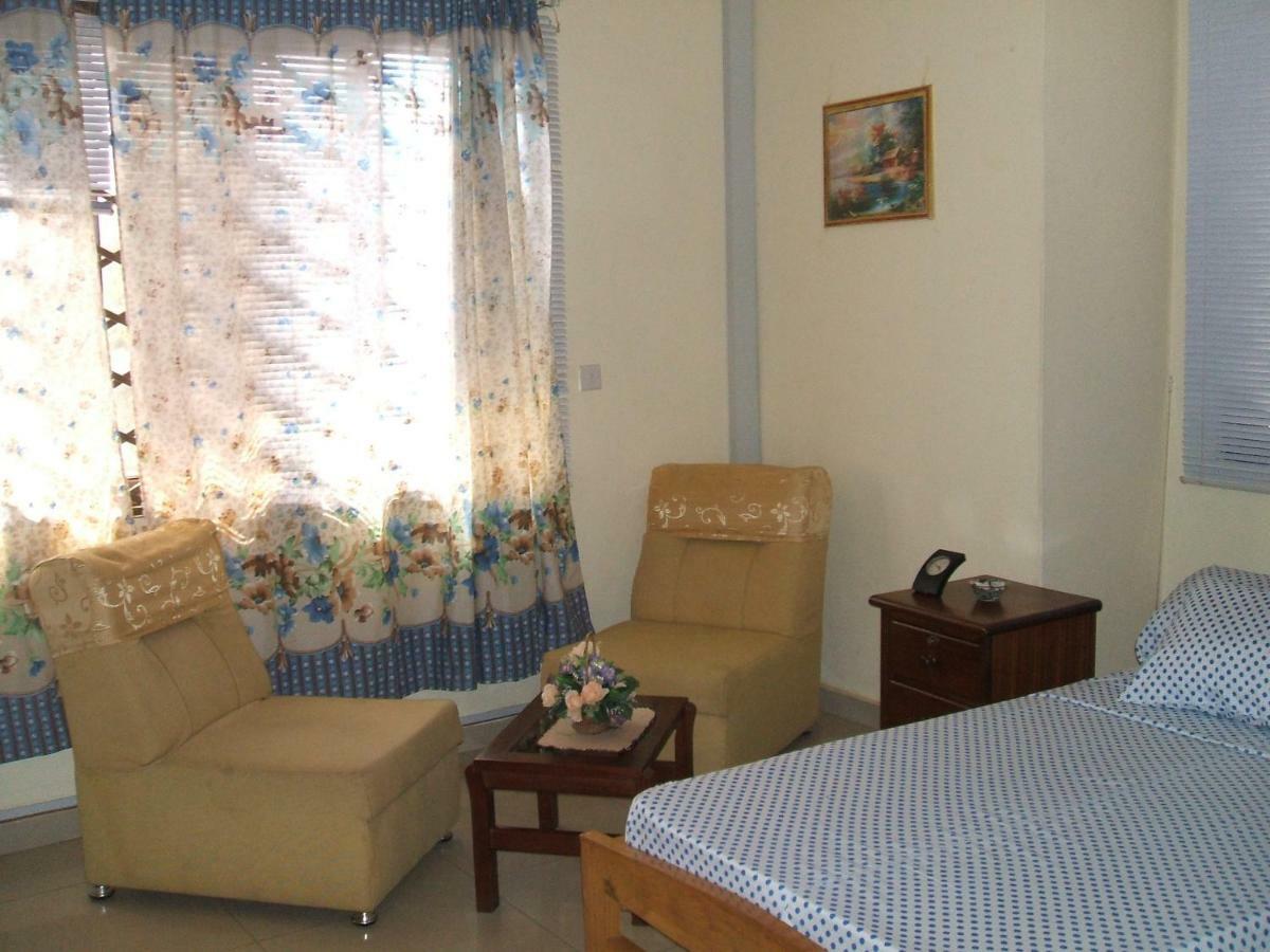 Charis Home Services Haatso 外观 照片